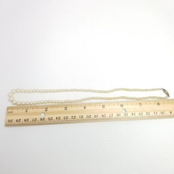 Vintage Graduated Faux Pearl Necklace with Sterling Silver Hook Clasp Estate - Picture 4 of 6